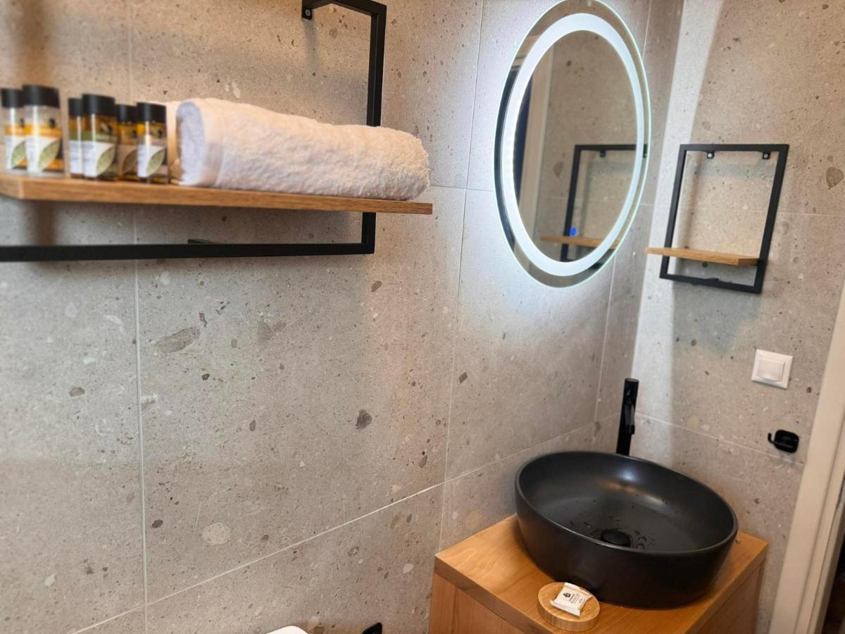 Alexander Luxury Sea Apartments Néa Khilí Eksteriør billede